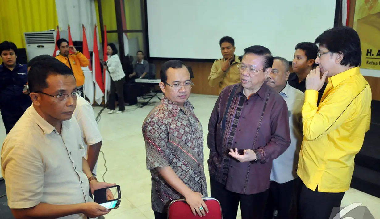 Rapat Pleno Partai Golkar kembali dilanjutkan tanpa kehadiran Ketua Umum Aburizal Bakrie di DPP Partai Golkar, Jakarta, Selasa (25/11/2014). (Liputan6.com/Johan Tallo)  