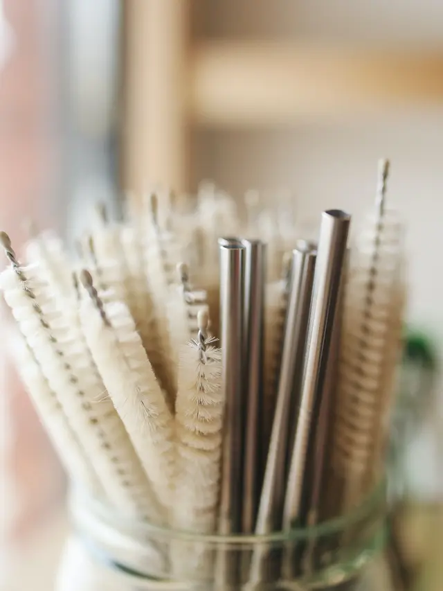 [Fimela] sedotan stainless