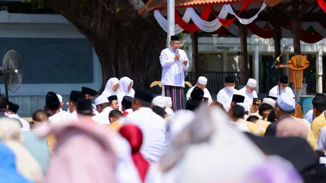 Ribuan Warga Banyuwangi Gelar Sholat Istisqa, Doakan Akhir Musim Kemarau
