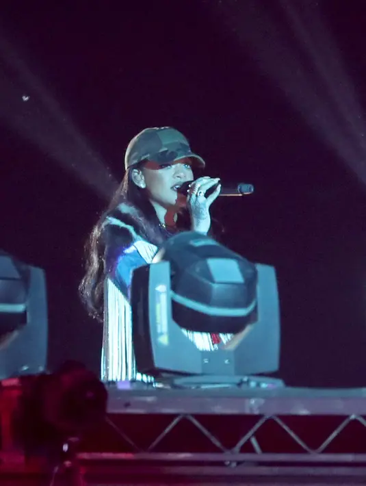 Rihanna dan Leonardo DiCaprio kali ini sedang menjadi perhatian publik. Seperti adanya terjalin hubungan spesial diantara mereka. (AFP/Bintang.com)