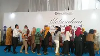 Bank Indonesia (BI) dan Otoritas Jasa Keuangan (OJK) menggelar acara halal bihalal bersama di Menara Radius Prawiro, Komplek Gedung BI, Jakarta, Jumat (22/6/2018). (Dwi Aditya Putra/Merdeka.com)