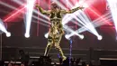 Penyanyi Katy Perry saat membawakan lagu pada konsernya bertajuk Witness: The Tour di ICE BSD, Tangerang Selatan, Sabtu (14/4). Katy sapa penggemarnya dengan lagu pembuka "Witness". (Liputan6.com/Faizal Fanani)