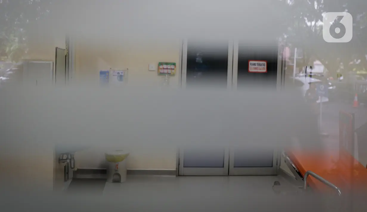 Suasana ruangan isolasi milik Rumah Sakit (RS) Persahabatan di Jakarta Timur, Jumat (31/1/2020). Selain RS Persahabatan, ada dua rumah sakit lain di Jakarta yang dipersiapkan untuk menghadapi kasus virus corona, yakni RSPAD Gatot Soebroto dan RSPI Sulianti Saroso. (Liputan6.com/Faizal Fanani)