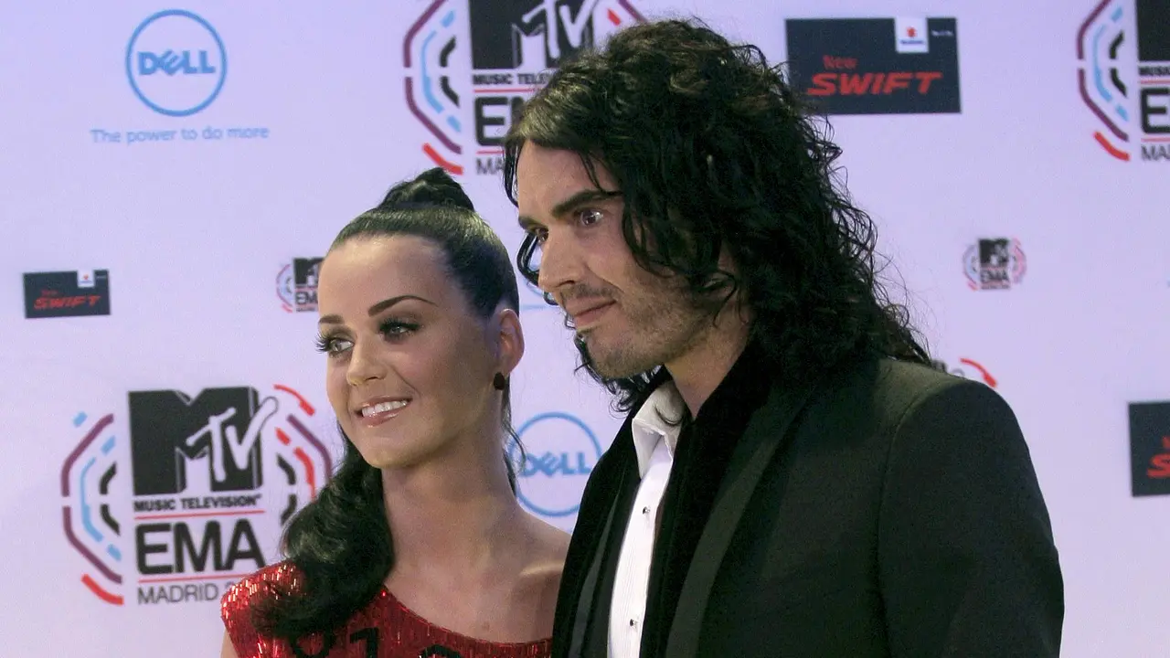 [Bintang] Katy Perry dan Russell Brand
