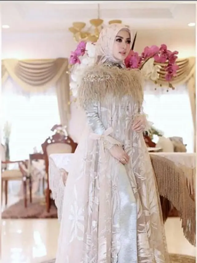 Gaun Pernikahan Syahrini