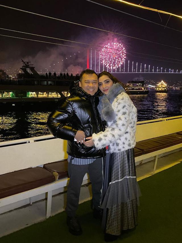 7 Potret Mesra Ashanty dan Anang Hermansyah Selama di Turki, Tak Kalah dari Anak