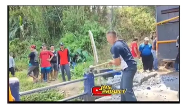 Viral Aksi Tebang Pohon Hingga Hancurkan Jembatan Warnai Parade Sound System di Malang