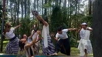 7 Penari Bongkeng Menari 7 Jam Tanpa Henti Peringati Hari Bumi