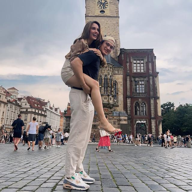 2 Tahun Pacaran, 5 Potret Mesra Cinta Laura dan Arya Vasco Serius Jalani Hubungan Asmara  (credit: instagram/claurakiehl).