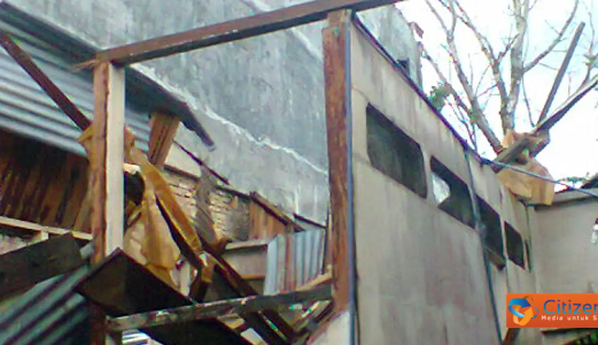 Citizen6, Subulussalam: Warga juga sempat mengalami kepanikan karena takut gempa membuat terjadinya tsunami. (Pengirim : Nazar dan Berman Ilham)