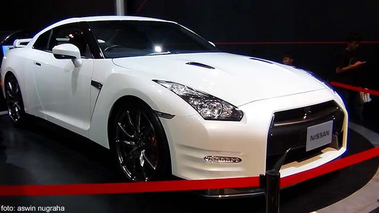 nissan-gtr-iims-120923c.jpg