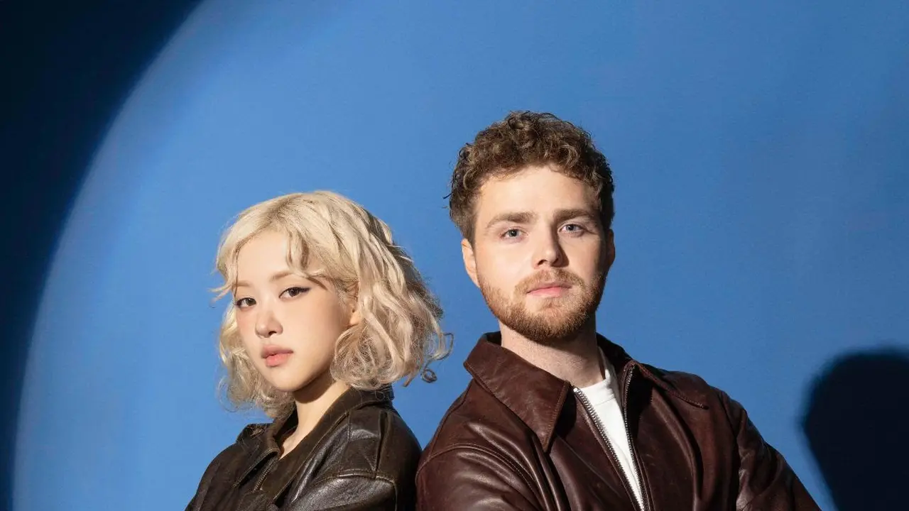 Alex Warren & ROSÉ. (Foto: Jack Dytrych via Secret Signals/ Warner Records)