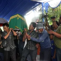 Prosesi pemakaman Mpok Nori