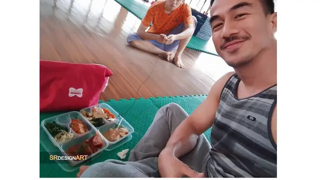 6 Editan Foto Pria Makan Bareng Artis Ini Halu Banget, Bikin Ngakak