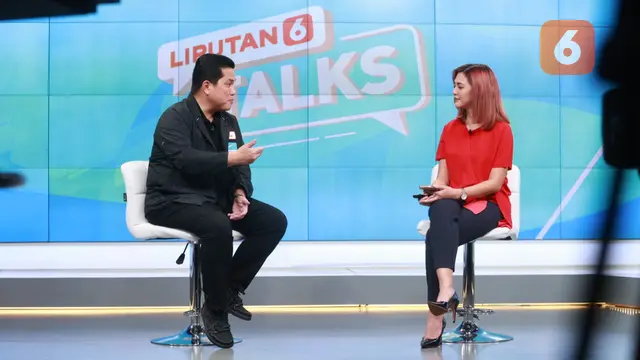 Ketua PSSI, Erick Thohir, dalam wawancara dengan Liputan6 di SCTV Tower, Jakarta Pusat, Senin (9/4/2023) malam WIB.
