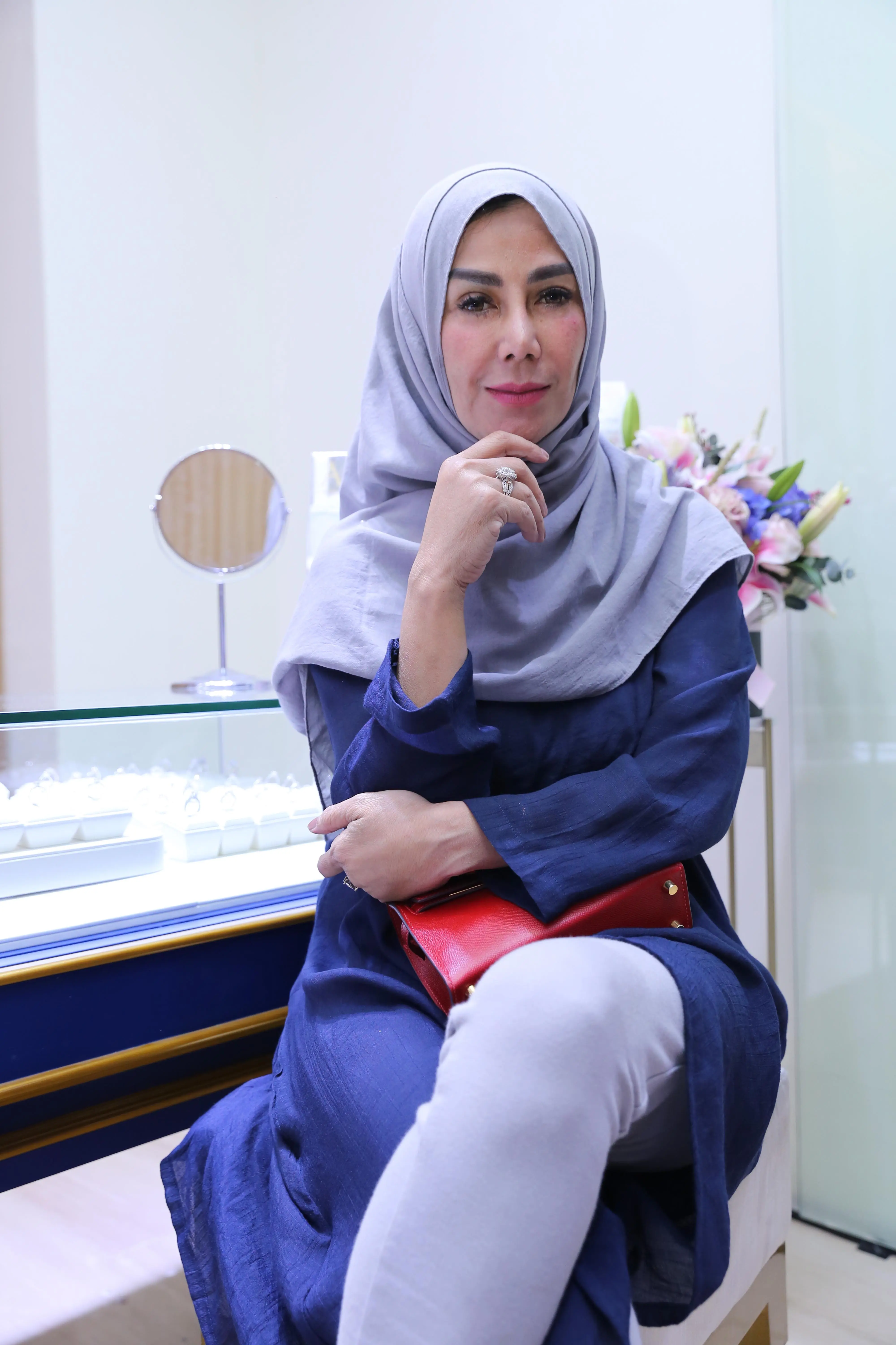 Amy Qanita saat pembukaan outlet Adelle Jewellery di Pondok Indah Mall 2, Jakarta Selatan
