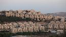 Pemandangan pemukiman Israel Har Homa atau Homat Shmuel di Yerusalem timur pada 23 September 2022. Berita tentang perluasan pemukiman itu membayangi perundingan. (AFP/Ahmad Gharabli)