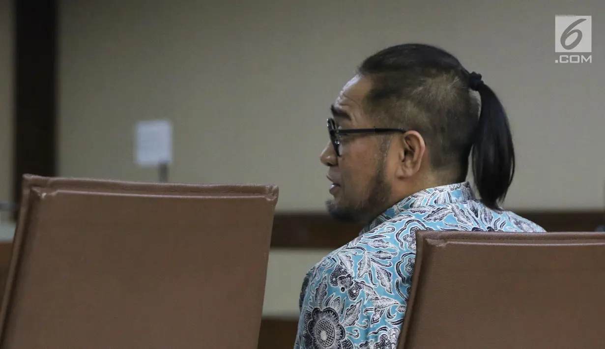 Terpidana korupsi pembangunan P3SON Hambalang, Andi Zulkarnaen Mallarangeng saat sidang PK di PN Jakarta Pusat, Kamis (19/7). Sebelumnya, Andi Zulkarnaen Mallarangeng dinyatakan bersalah oleh Pengadilan Tipikor Jakarta. (Liputan6.com/Helmi Fithriansyah)