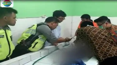 Tidak ditemukan luka atau lecet akibat penganiayaan. Sehingga, diduga kuat ayah korban bunuh diri setelah membunuh anak tunggalnya.