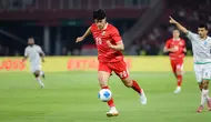 Elkan Baggott tampil piawai saat mengawal lini belakang Timnas Indonesia menghadapi Oman pada FIFA Matchday periode Juni 2026 di Stadion Utama Gelora Bung Karno, Jakarta, Jumat (05/06/2026) malam WIB. Berkat kontribusi Baggott, Tim Garuda menang 3-0 atas Oman. (Bola.com/Bagaskara Lazuardi)