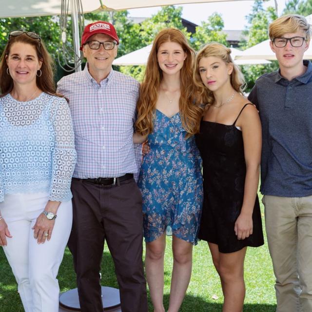 <span>Bill Gates dan keluarga. (Instagram/ jenniferkgates)</span>
