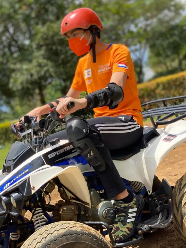 Berulang Tahun, 6 Pesona Eddy Meijer Anak Maudy Koesnaedi yang Bule Banget