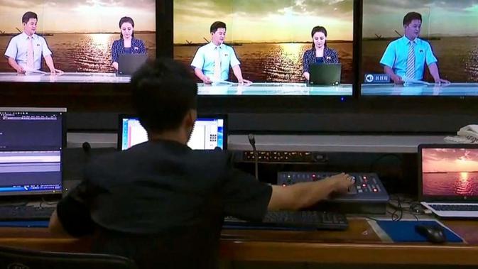 Ruang siaran televisi negara Korea Utara (KCTV) (kredit: KCTV)