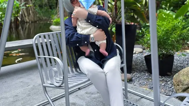 Penampilan Anak Syahrini Princess R Pakai Turban Bikin Gemas. (instagram/princessyahrini)