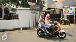 Menurut warga, Jalan Bangka menjadi tempat yang sering dilewati Ayah Marshanda, Irwan Yusuf, Jakarta Selatan, Selasa (29/3). Ayah Marshanda ditangkap Dinsos DKI karena diduga berprofesi sebagai pengemis (Liputan6.com/ Gempur M Surya)