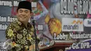 Ketua DPR Ade Komarudin memberi sambutan di Pembukaan Bazar Murah yang digelar PIA di Komplek Parlemen Senayan, Jakarta, Rabu (22/4). Bazar tersebut menjual sembako di bawah harga pasar (Liputan6.com/Johan Tallo) 