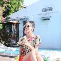 Weekend pakai motif floral yuk biar cantik dan chic. (nasyamarcell/instagram)