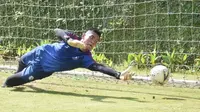 Kiper anyar Arema FC, Teguh Amiruddin. (Bola.com/Iwan Setiawan)