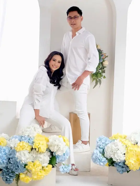 Segera Lepas Status Janda Usai 5 Tahun, Ini 6 Potret Prewedding Shinta Bachir (Sumber: Instagram/inkris_15)