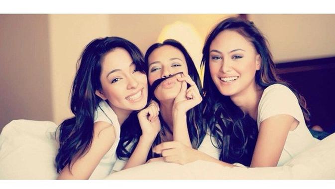 Persahabatan selebriti (Sumber: Instagram/reisabrotoasmoro)