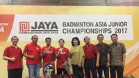 Indonesia berhasil meraih emas di Kejuaraan Asia Junior 2017 dari nomor ganda campuran melalui Rehan Naufal Kusharjanto/Siti Fadia Silva Ramadhanti pada final yang digelar, Minggu (30/7/2017) (dok. Kemenpora)
