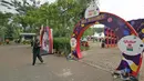 Seorang pengunjung tiba untuk meramaikan acara Vidio Fair 2.0 di Mall Gandaria City, Jakarta, Sabtu (3/11). Vidio Fair 2.0 yang dapat dinikmati secara gratis kali ini mengambil tema One Stop Event You Can Get. (Liputan6.com/Herman Zakharia)