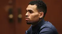 Chris Brown Dituntut Sebesar Rp 17,5 Miliar