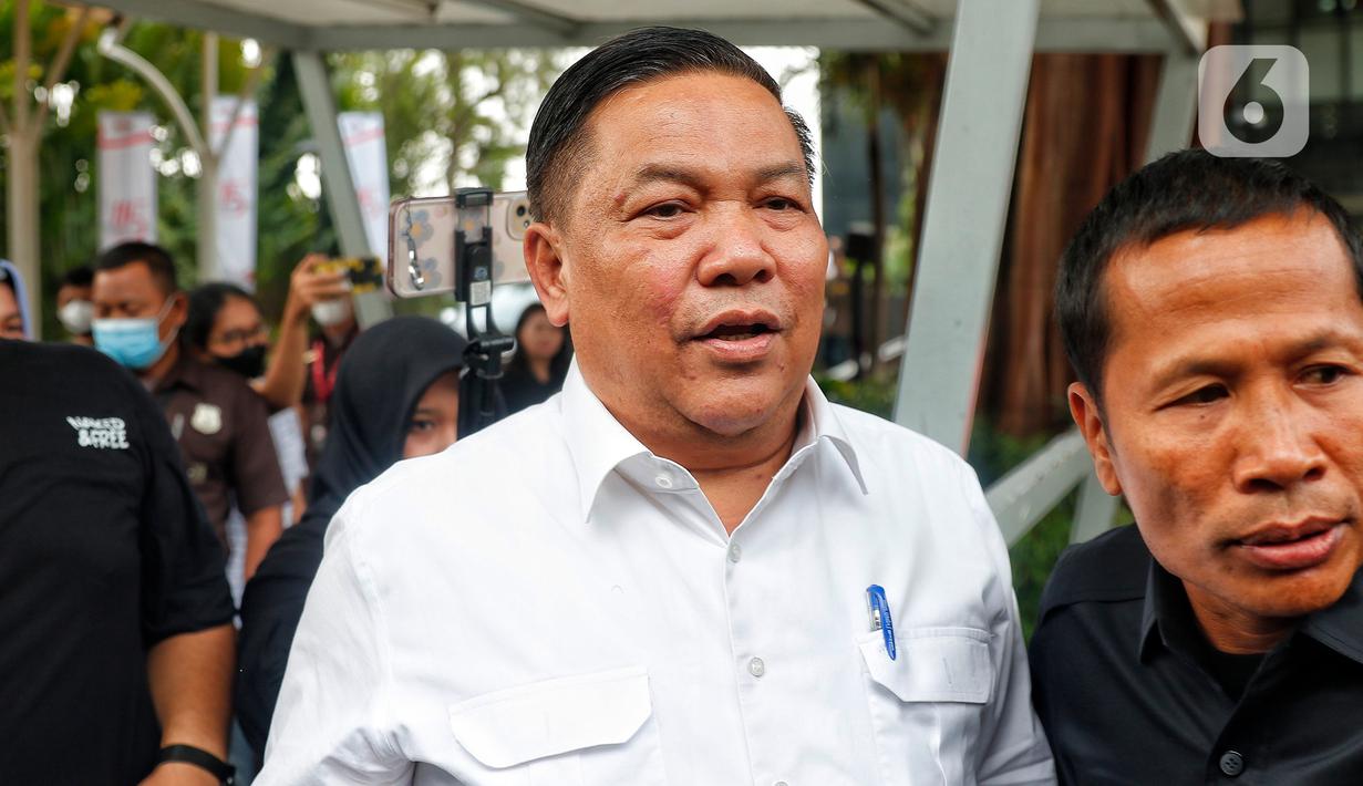 Nama SF Hariyanto menjadi sorotan usai istrinya, Adrias, viral memamerkan harta dan gaya hidup mewah di media sosial. (Liputan6.com/Angga Yuniar)