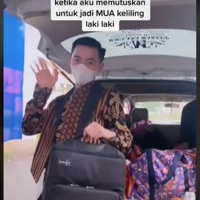 Cerita Pria Pernah Dikucilkan Karena Jadi Makeup Artist Keliling