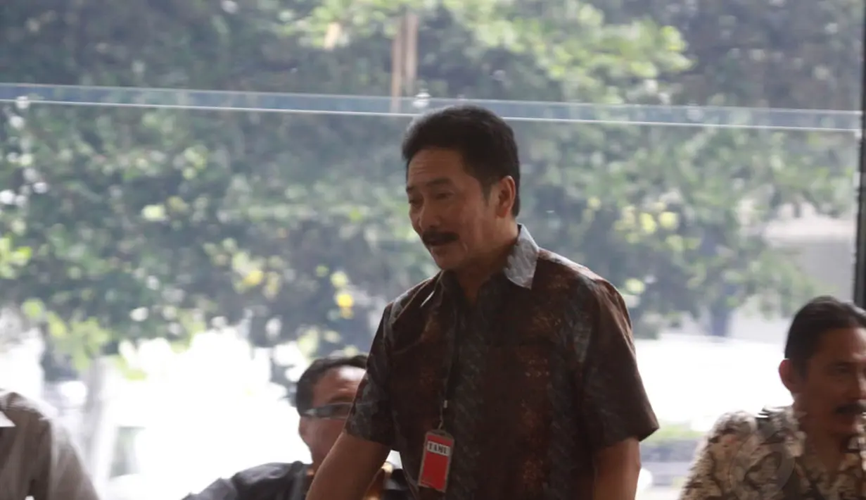 KPK kembali memanggil anggota Komisi X DPR, Rully Chairul Azwar, Jumat (13/6/14). (Liputan6.com/Johan Tallo)