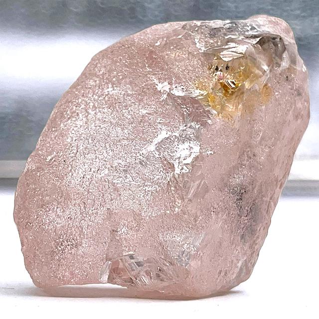 Berlian Pink 170 Karat Ditemukan di Angola, Terbesar dalam 300 Tahun