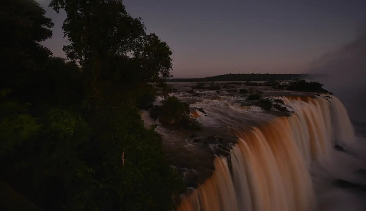 <p>Iguazu Falls memang menjadi obyek wisata yang digemari oleh banyak wisatawan. (Mariana SUAREZ / AFP)</p>