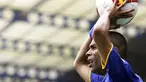 Chelsea's English Defender Ashley Cole prepares to throw the ball during a Premier League match against Tottenham at Stamford Bridge in London, on August 31, 2008. AFP PHOTO/Glyn Kirk