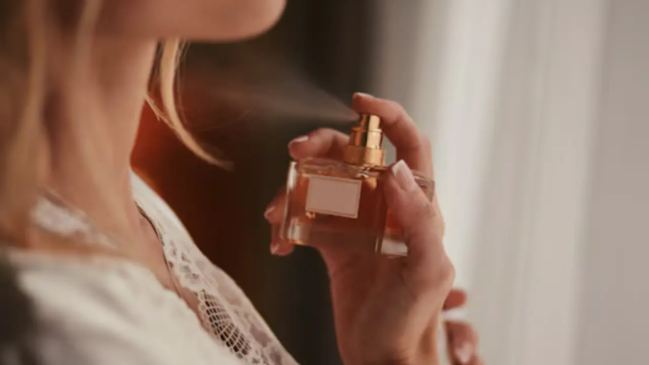 Deretan Notes Parfum yang Bikin Kamu Terlihat Anggun dan Elegan (photo by freepik.com)