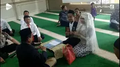 Seorang tersangka narkoba melangsungkan pernikahan bersama gadis pujaannya di kantor polisi.