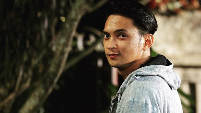 Aktor sinema Reiner Manopo tetap awet muda dan masih betah single di usianya ke 33 tahun. (Sumber: Instagram/@reinermanopo)