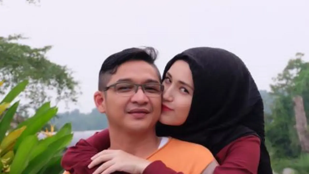 [Bintang] Adelia Pasha dan Pasha Ungu