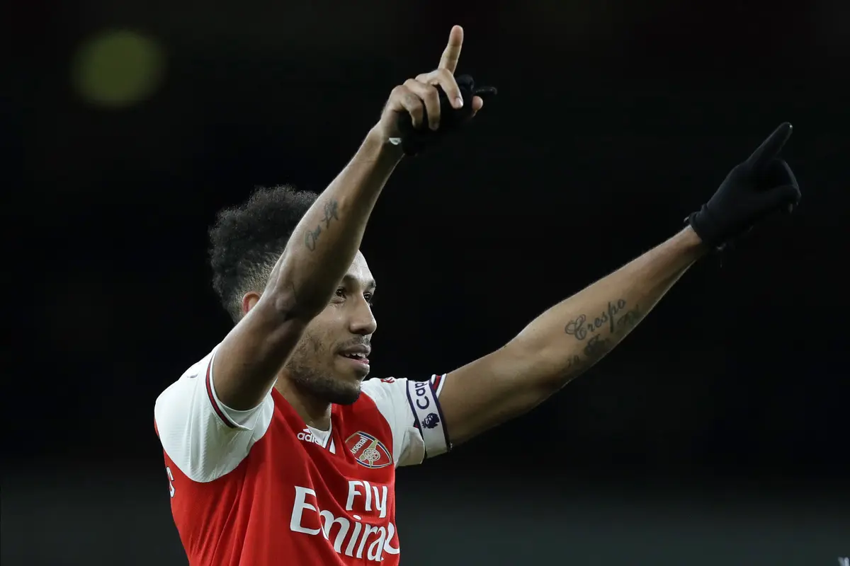 Arsenal Tekuk Everton 3-2