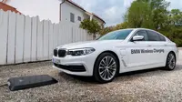 BMW mulai uji coba sistem wireless charging untuk mobil listriknya. (Carbuzz)
