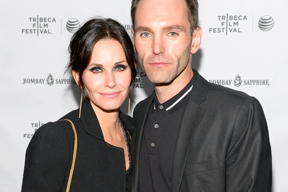 [Bintang] Courteney Cox dan Johnny McDaid
